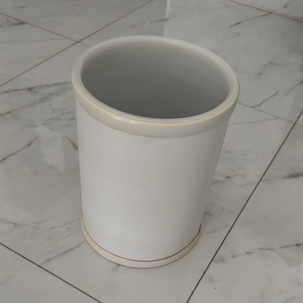 Elegant White Waste Bin